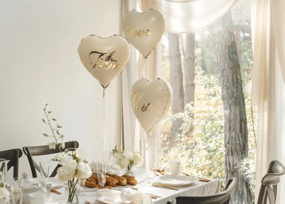 Balon foliowy Serce Love - beżowy 35 cm