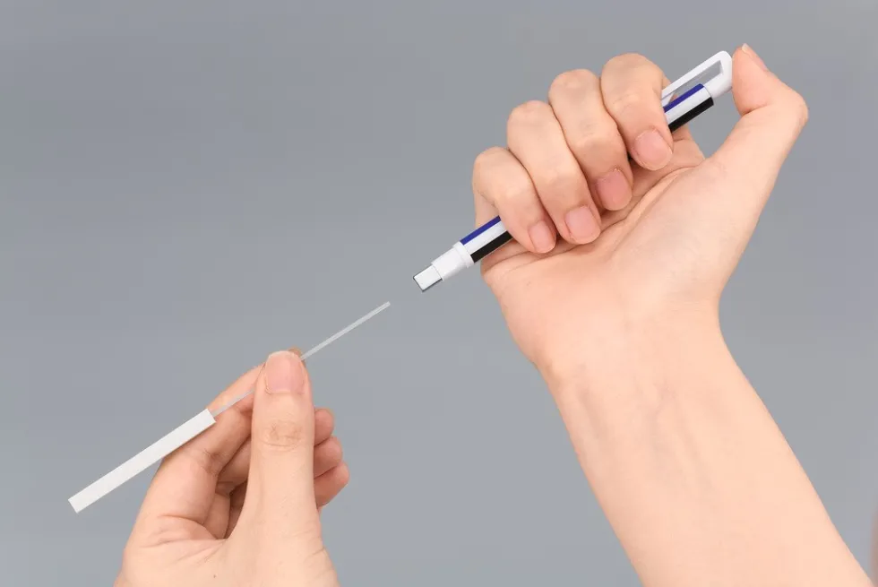 Gumka automatyczna MONO zero - Tombow - prostokątna, w paski