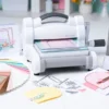 Maszyna tnąco - wytłaczająca A5 - Sizzix Big Shot - zestaw startowy