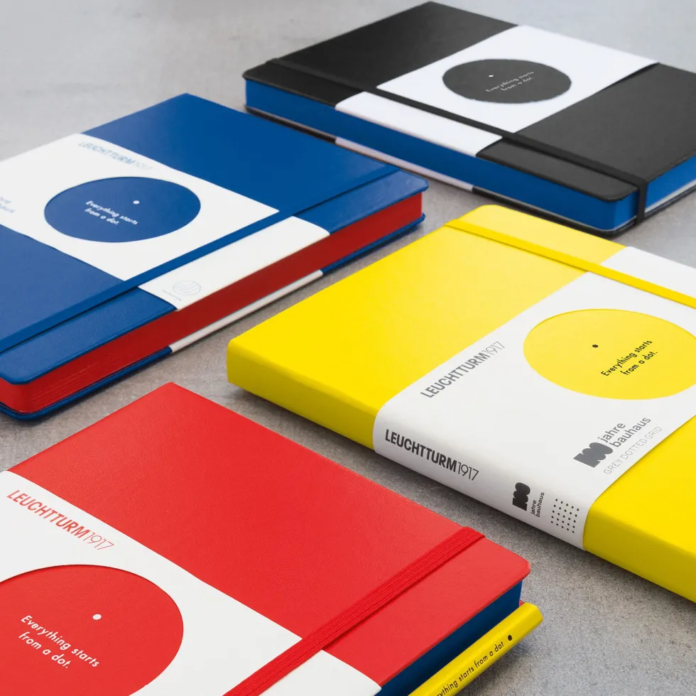 Notatnik Bauhaus - Leuchtturm1917 - Royal Blue, w kropki, twarda okładka, A5