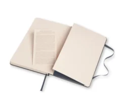 Notatnik w kratkę Classic 13 x 21 cm - Moleskine - granatowy twarda okładka