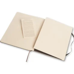 Notatnik w kropki XL - Moleskine - czarny twarda okładka