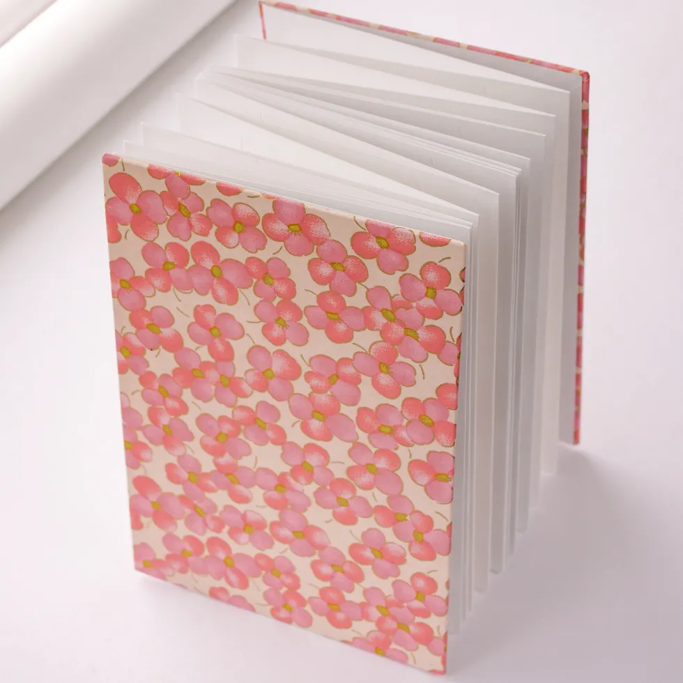 Notes harmonijkowy Goshuincho 12,5 x 18 cm - Kuretake - Pink, twarda okładka, 95 g/m²