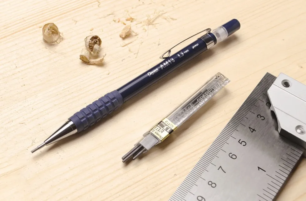 Ołówek automatyczny AM13 z grafitami - Pentel - czarny, 1,3 mm, HB