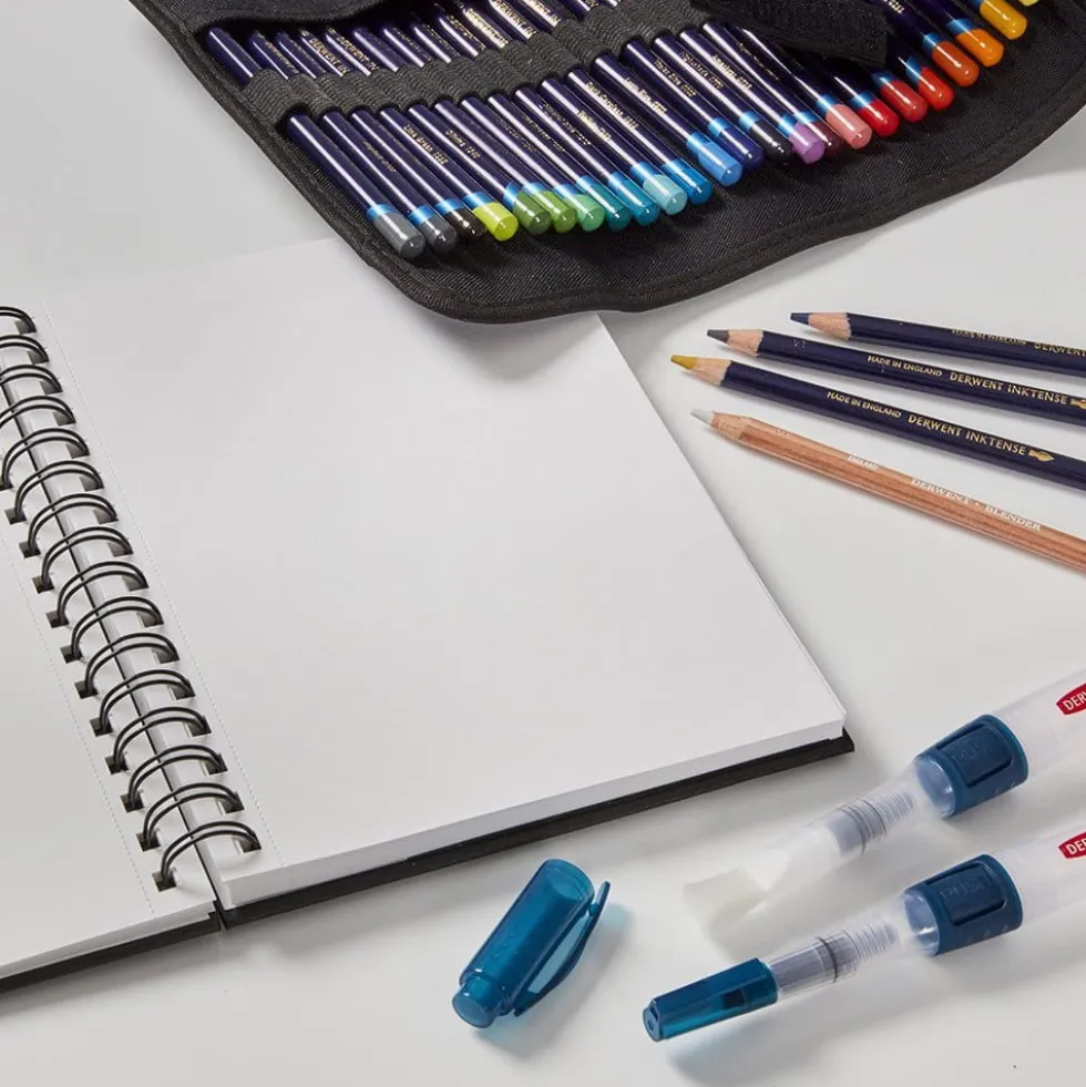 Piórnik materiałowy Pencil Wrap - Derwent - czarny