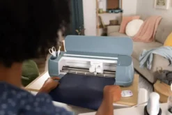 Ploter tnący - Cricut - model Cricut Maker 4
