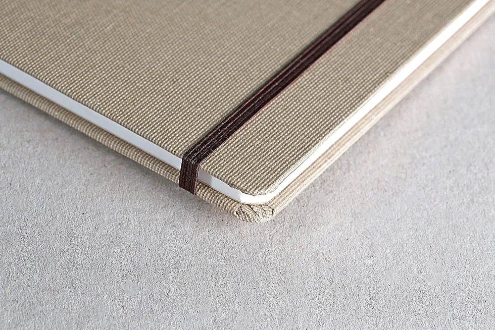 Szkicownik Goldline - Clairefontaine - naturalny, 15 x 15 cm, 180 g, 32 ark.