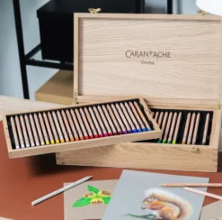 Zestaw kredek ołówkowych Luminance w kasecie - Caran d'Ache - 112 szt.
