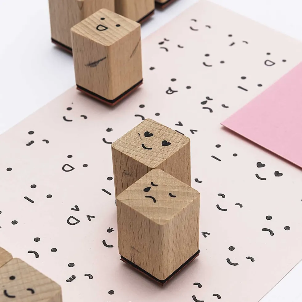 Zestaw stempli drewnianych Smile - Paper Poetry - 12 szt.