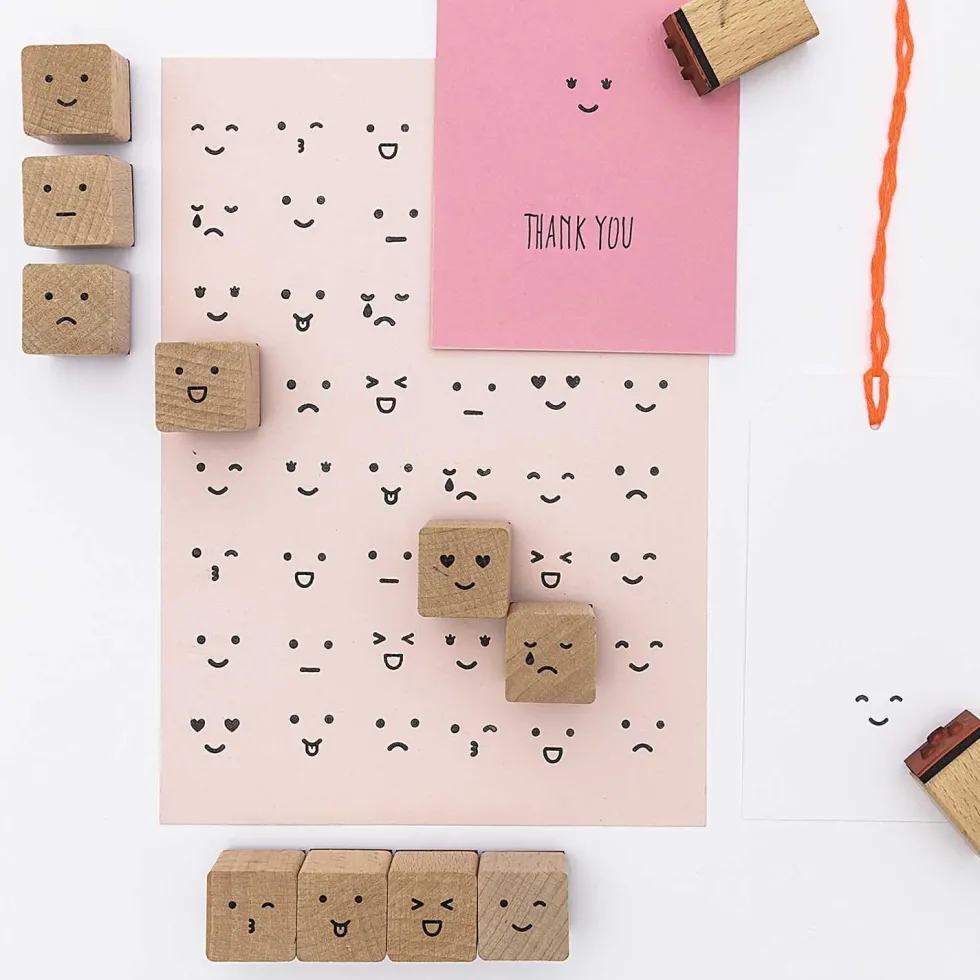 Zestaw stempli drewnianych Smile - Paper Poetry - 12 szt.